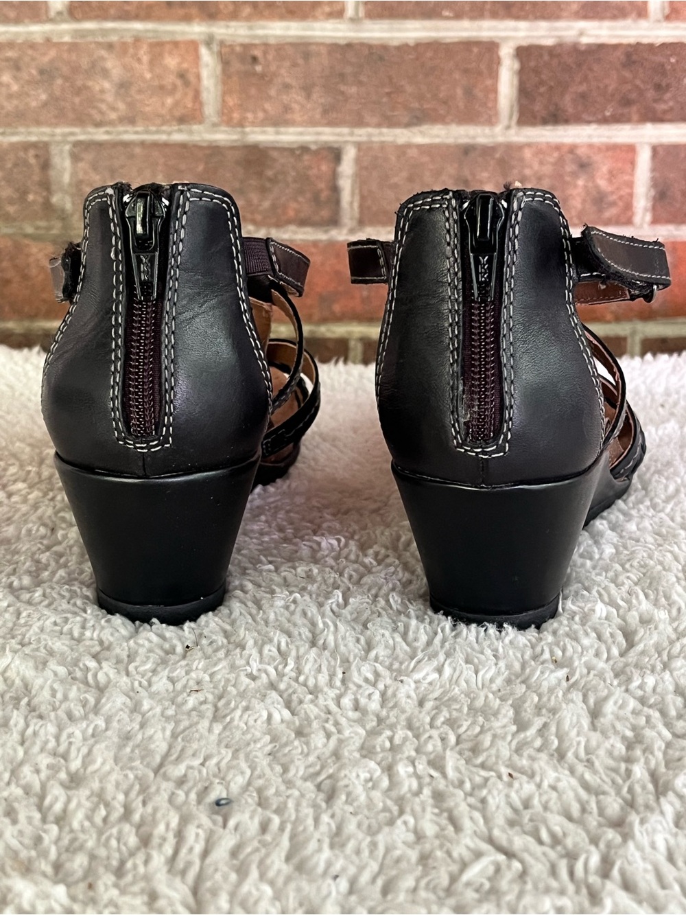 Earth Origins KENDAL Size 8M Women’s Black Wedge Sandals Side Velcro. Back Zip - Picture 7 of 13